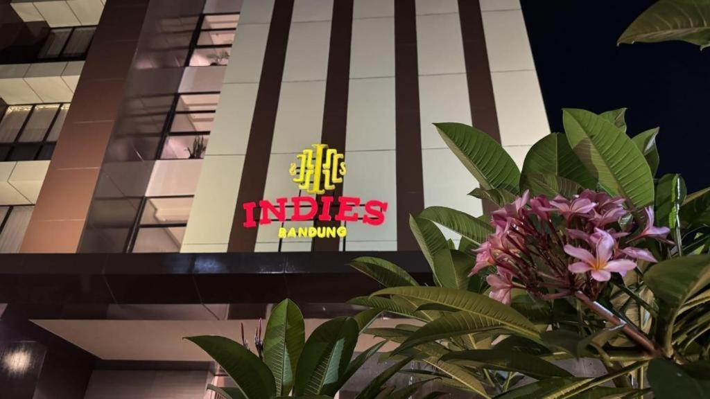 Indies Hotel Bandung Esterno foto