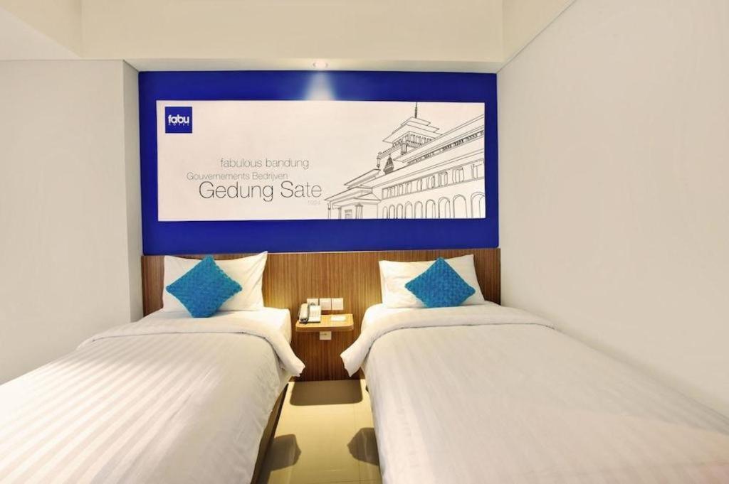 Indies Hotel Bandung Esterno foto