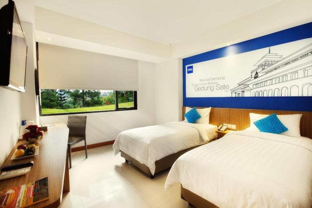 Indies Hotel Bandung Esterno foto